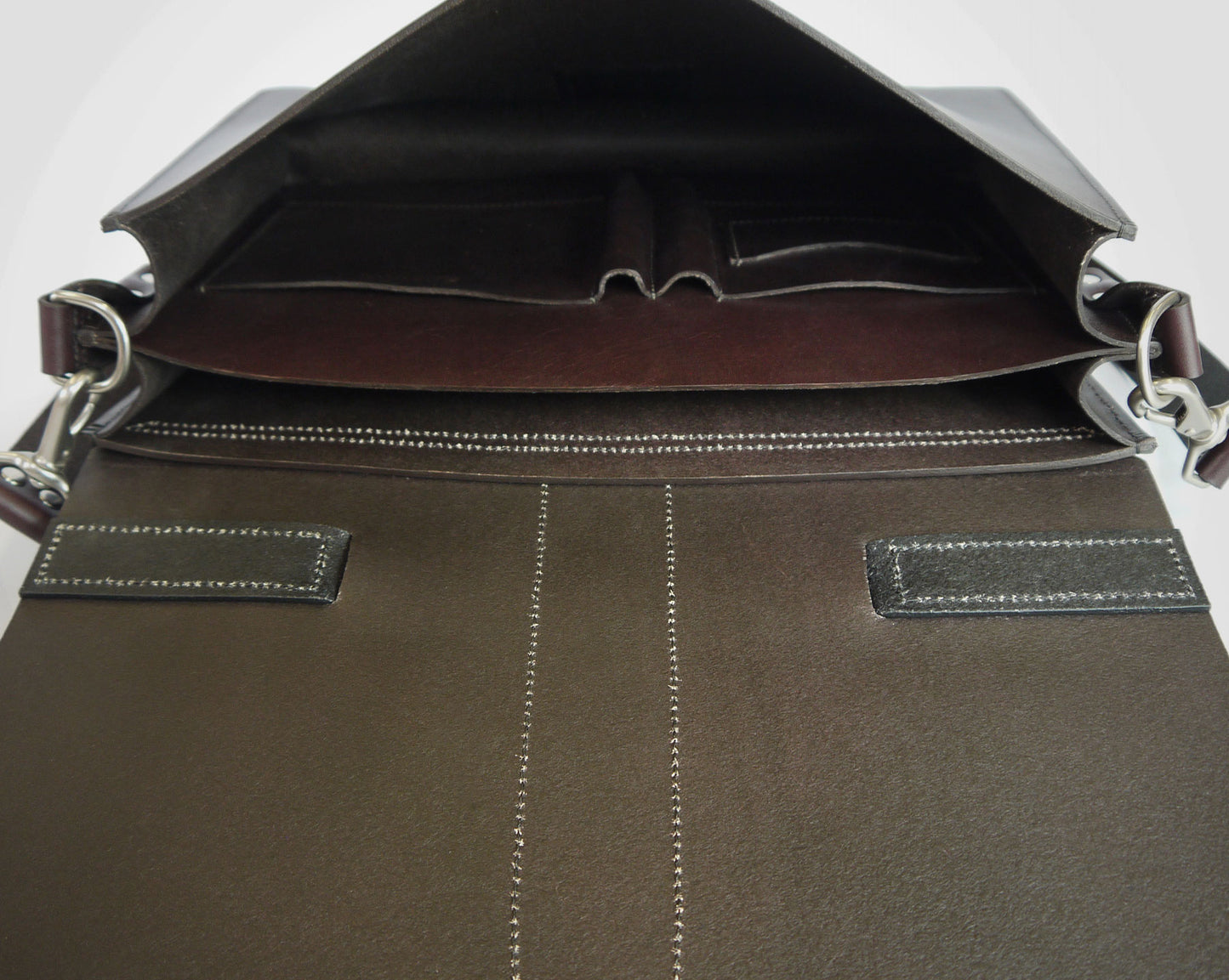 The Kontrast - Dark Brown with Black